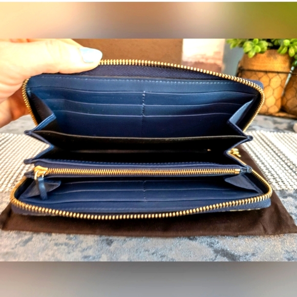 Rare Gucci Blue and Yellow Python Bamboo Tassel Zippy Wallet - Picture 7 of 11